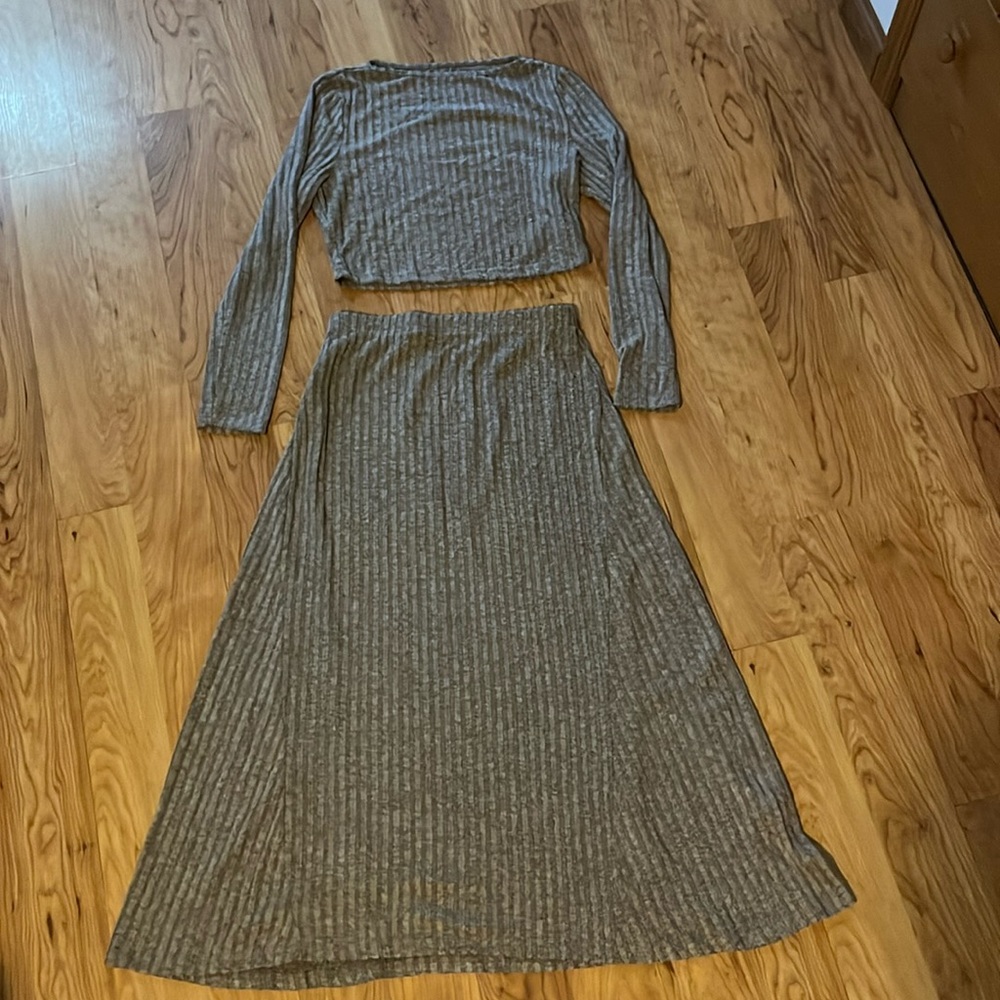 Brand new skirt set